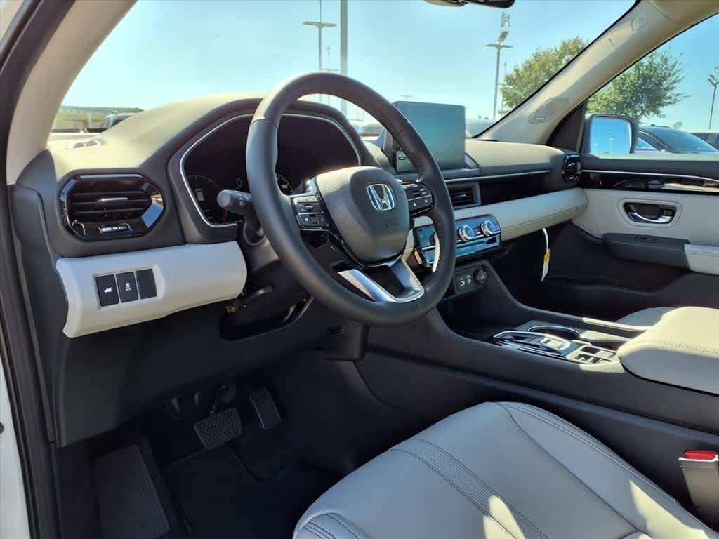 New 2025 Honda Pilot Touring SUV