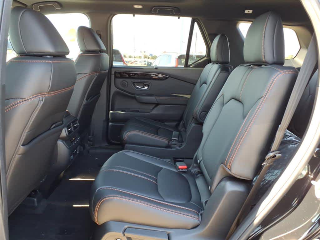 Thumbnail: 2025 Honda Pilot - 13