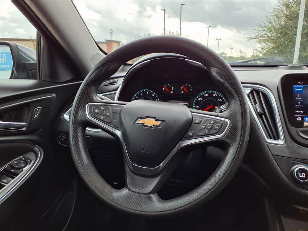 Thumbnail: 2020 Chevrolet Malibu - 17