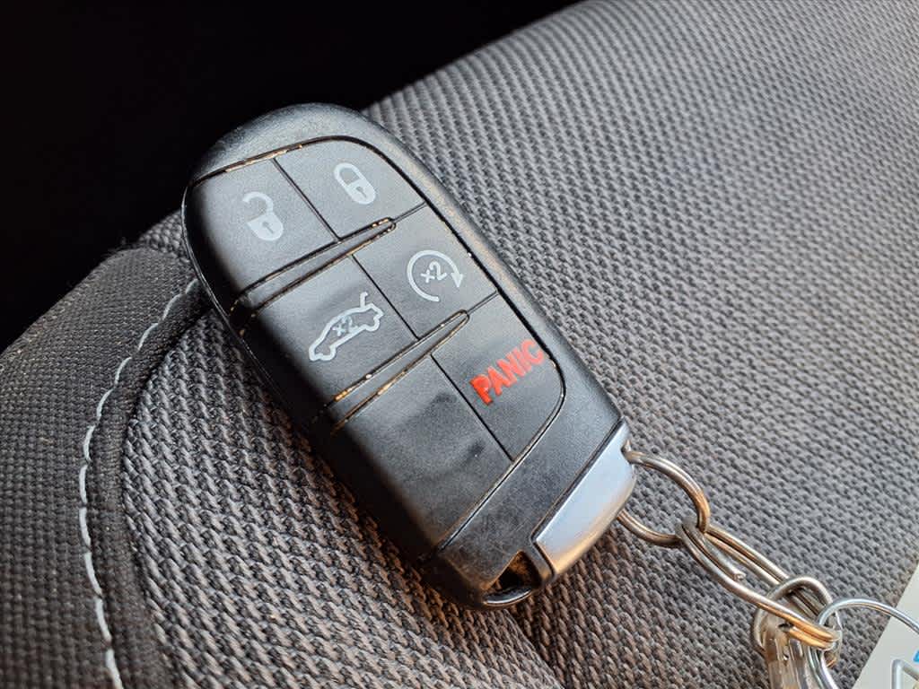 Thumbnail: 2022 Dodge Charger - 24