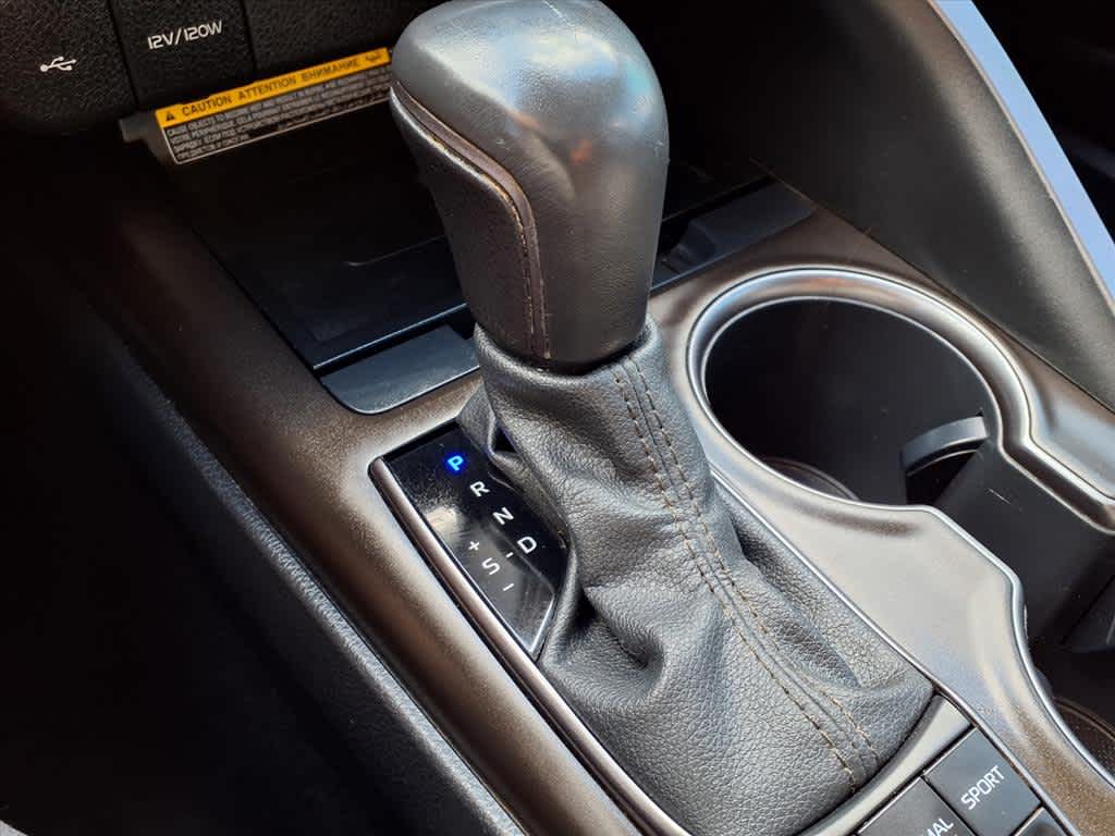 Thumbnail: 2021 Toyota Camry - 22