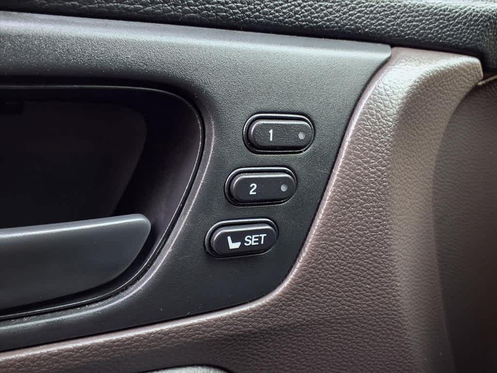 Thumbnail: 2018 Honda Odyssey - 24