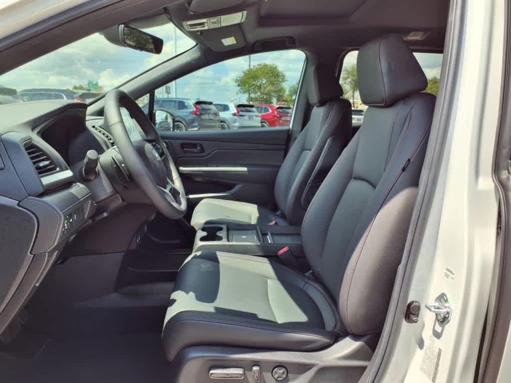 Thumbnail: 2025 Honda Odyssey - 11