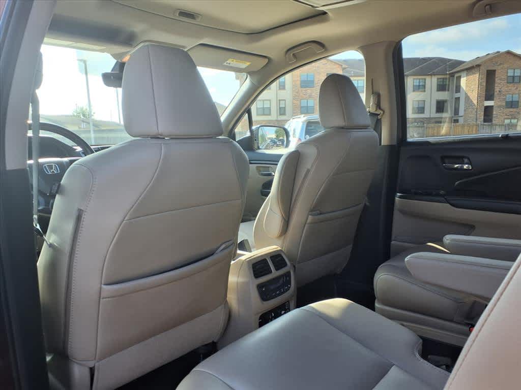 Thumbnail: 2019 Honda Pilot - 13
