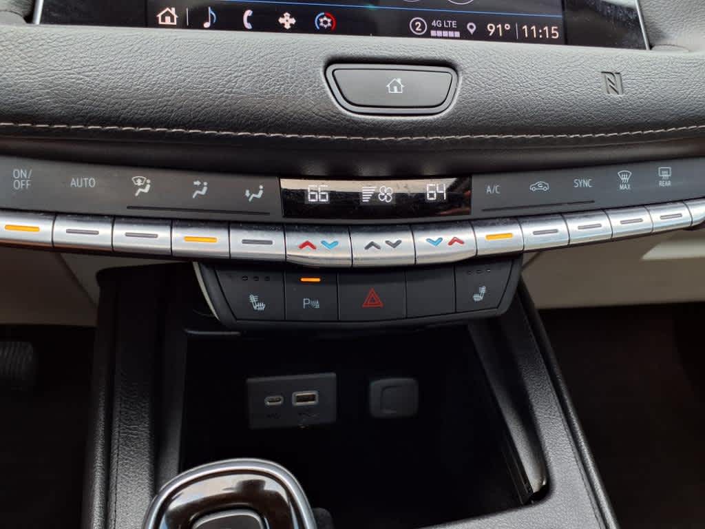 Thumbnail: 2021 Cadillac XT4 - 24