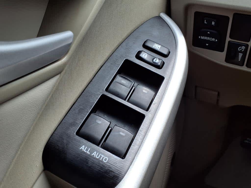 Thumbnail: 2011 Toyota Prius - 24