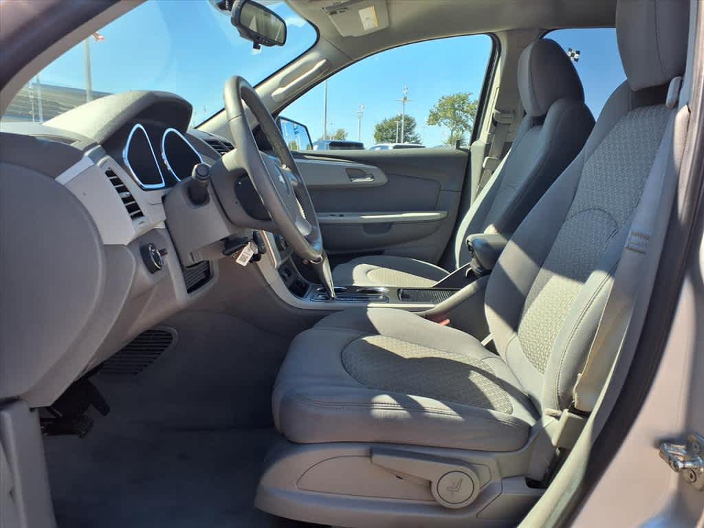 Thumbnail: 2012 Chevrolet Traverse - 12