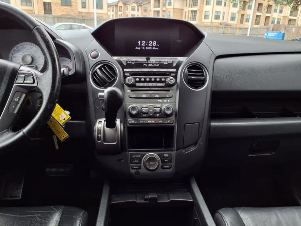 Thumbnail: 2013 Honda Pilot - 16
