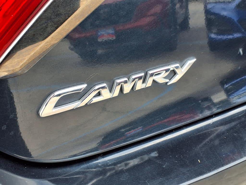 2017 Toyota Camry SE 7
