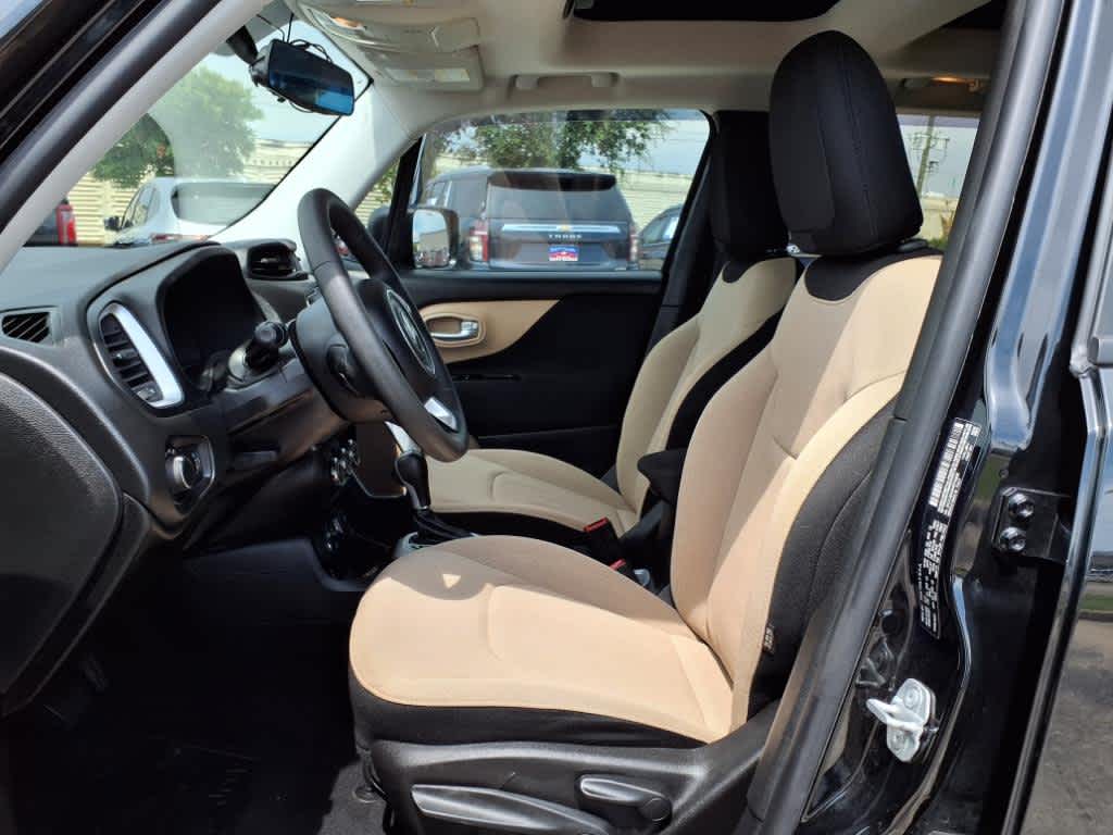 Thumbnail: 2017 Jeep Renegade - 11