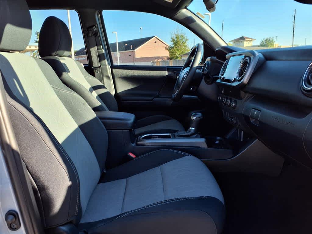 Thumbnail: 2020 Toyota Tacoma - 14