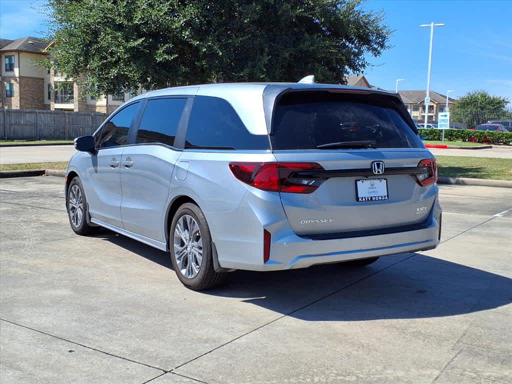 2025 Honda Odyssey Touring photo 4