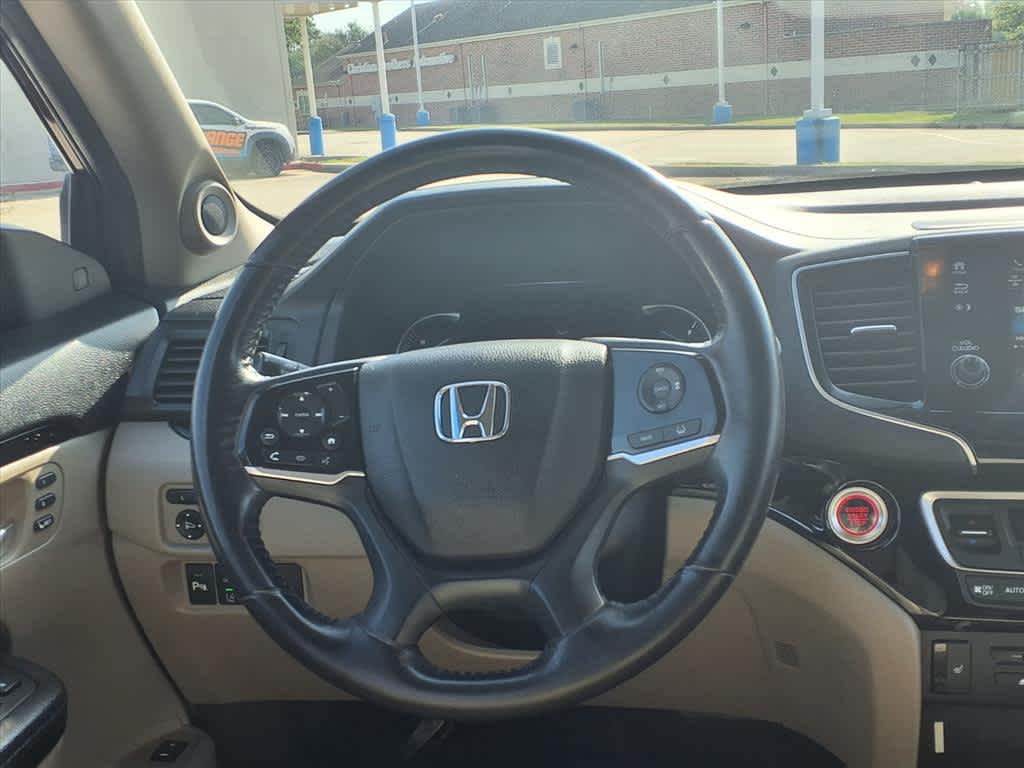 Thumbnail: 2019 Honda Pilot - 17