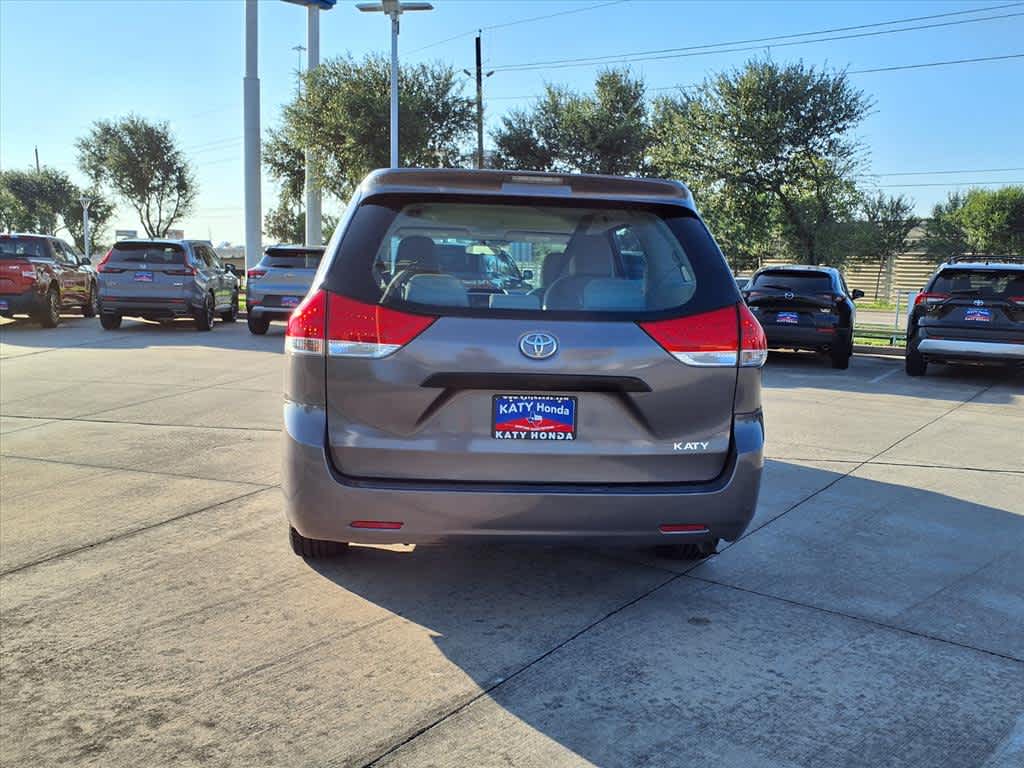 Thumbnail: 2013 Toyota Sienna - 5