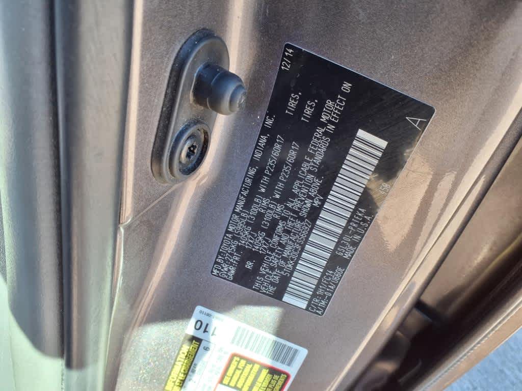 2015 Toyota Sienna LE 21