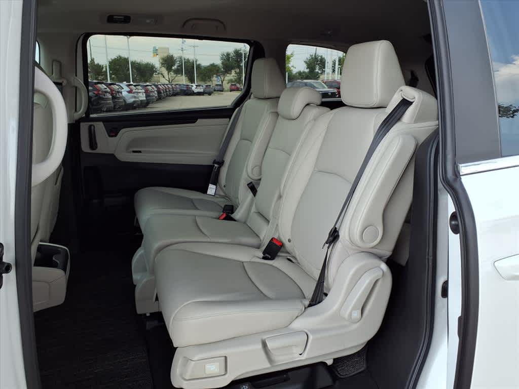 Thumbnail: 2026 Honda Odyssey - 13