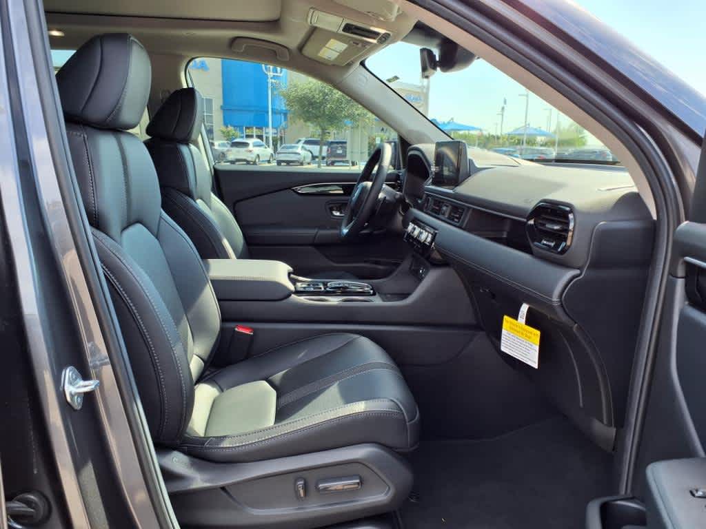 Thumbnail: 2025 Honda Pilot - 14