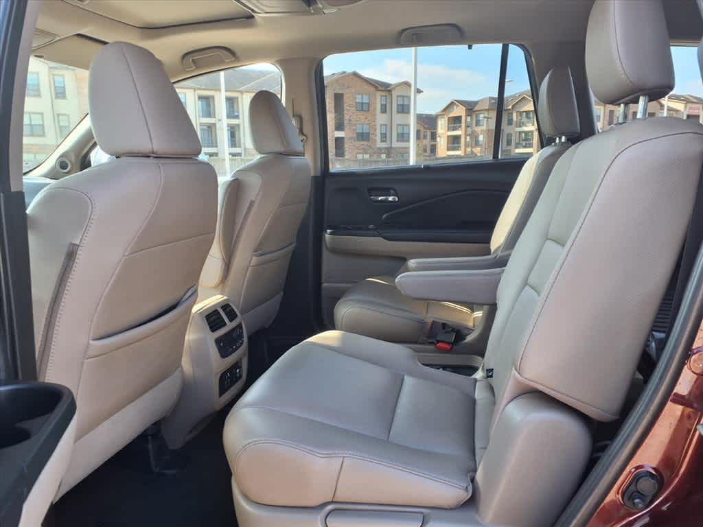 Thumbnail: 2019 Honda Pilot - 14