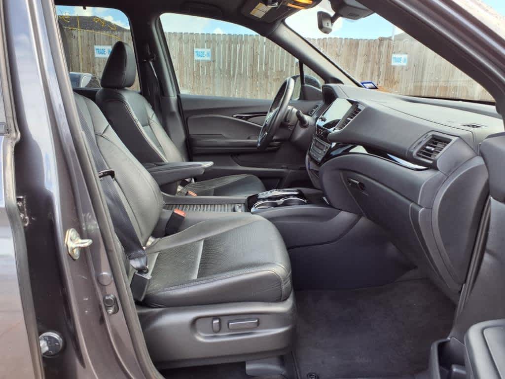Thumbnail: 2019 Honda Passport - 14