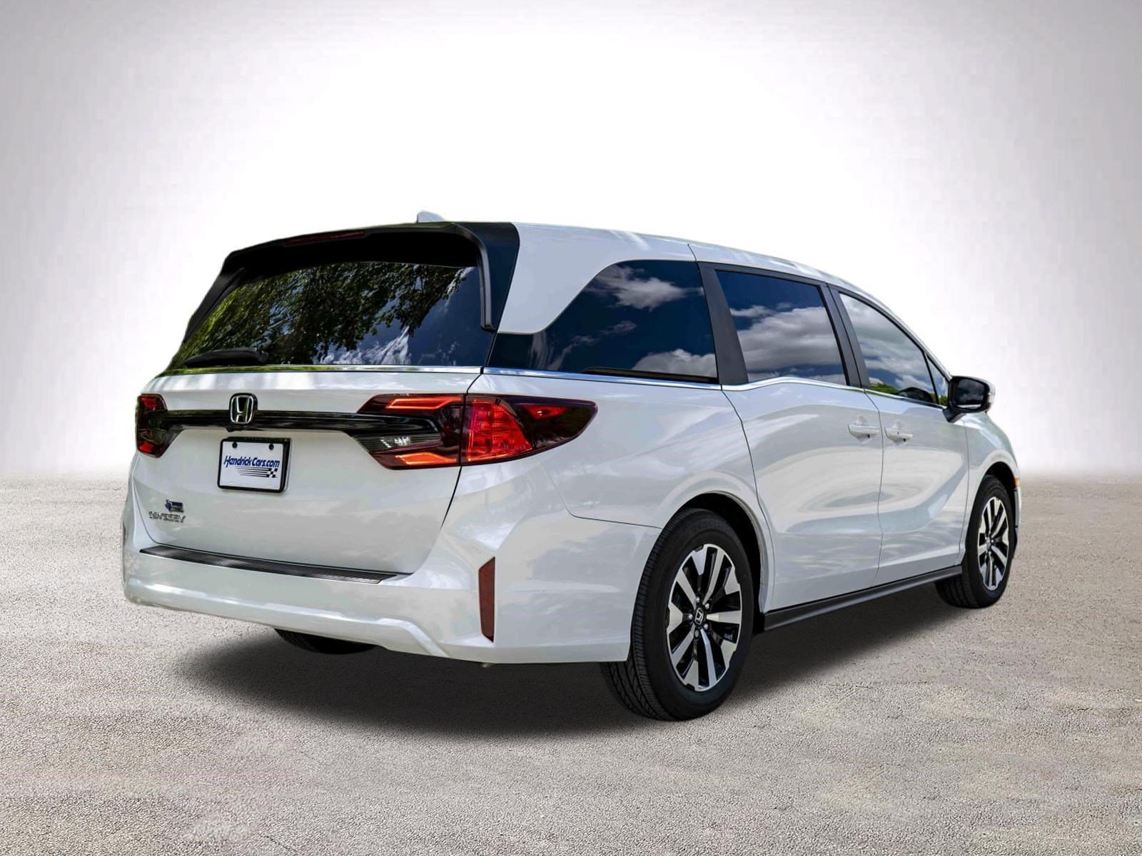 2026 Honda Odyssey EX-L photo 3