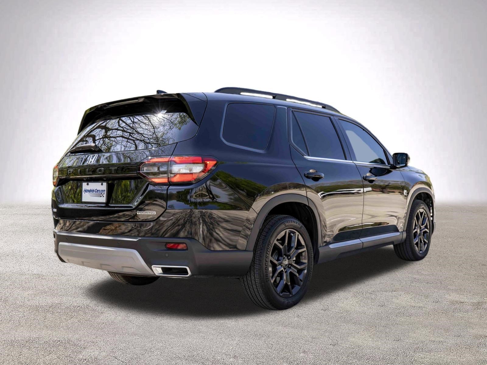 2025 Honda Pilot Touring+ photo 3