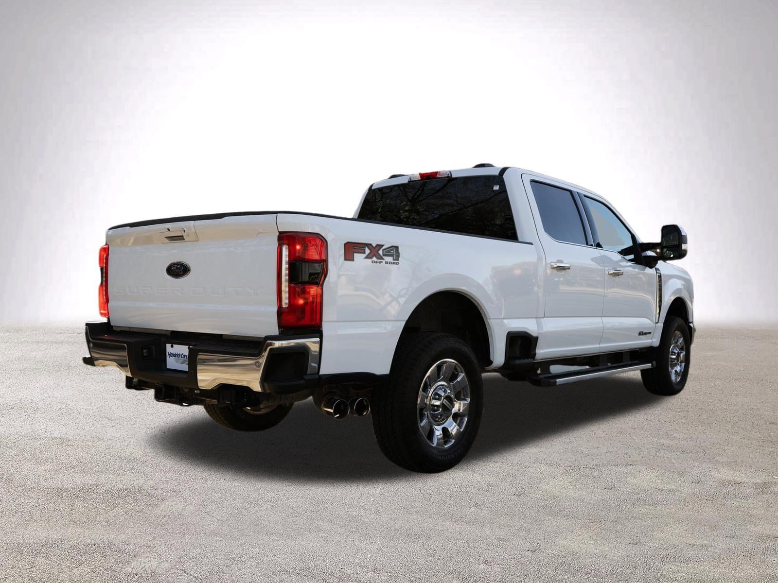 2025 Ford Super Duty F-250 SRW LARIAT photo 3