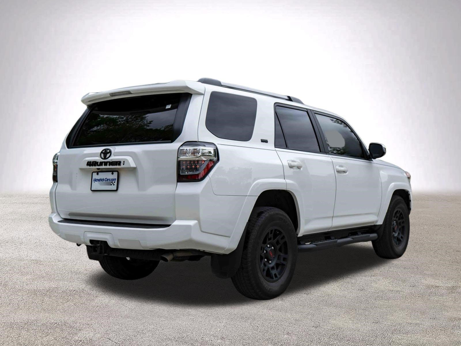 2023 Toyota 4Runner SR5 photo 3