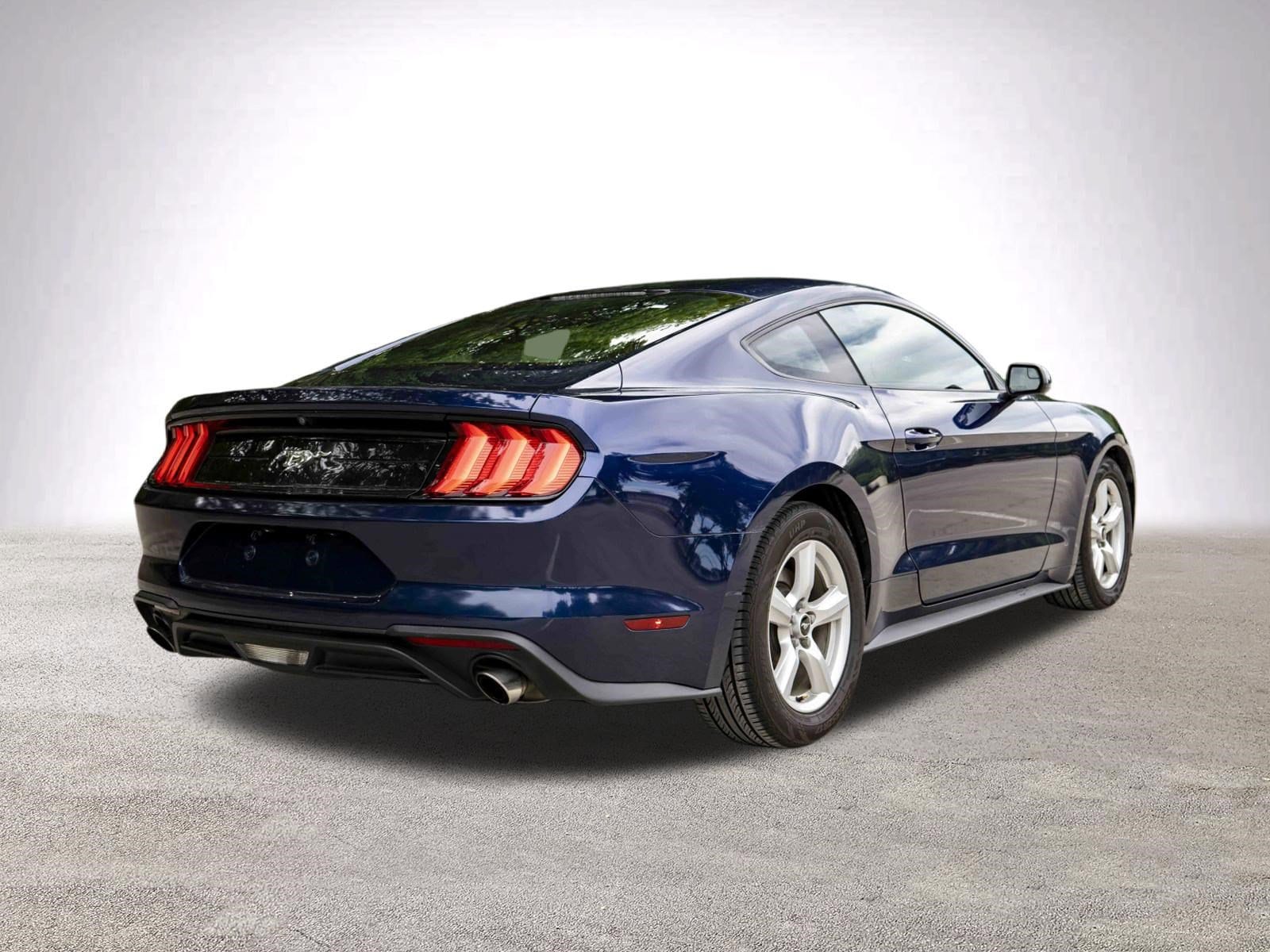 2018 Ford Mustang EcoBoost photo 3