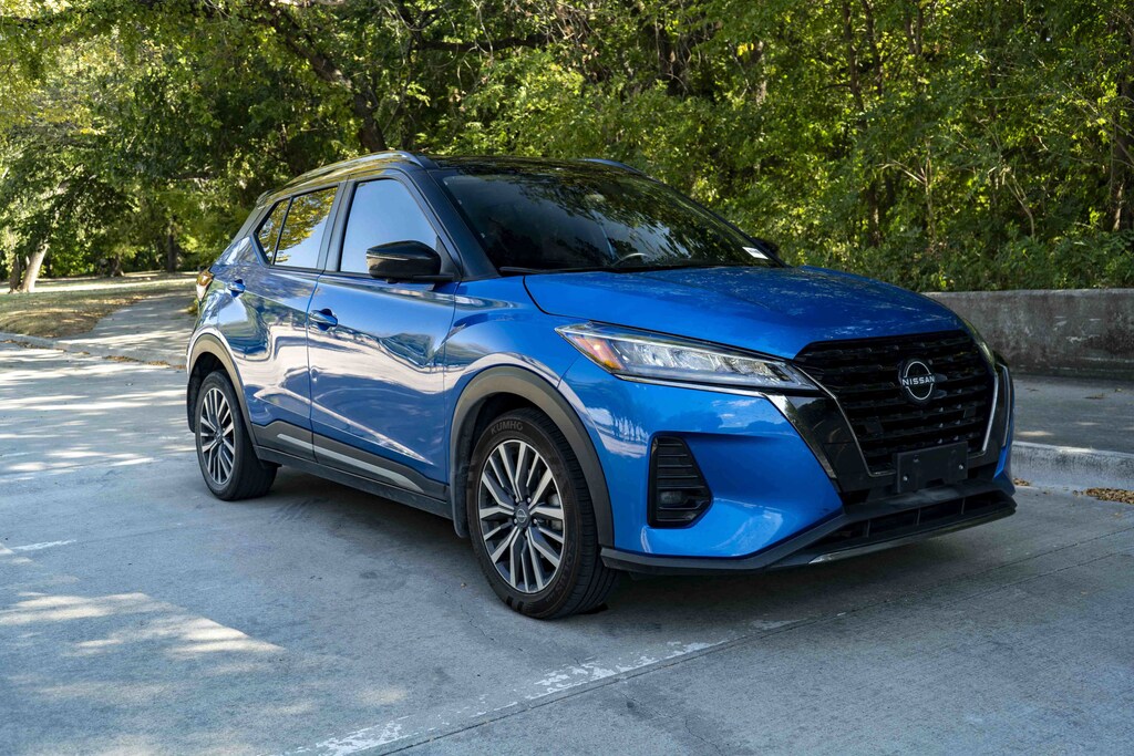 Used 2023 Nissan Kicks SR SUV