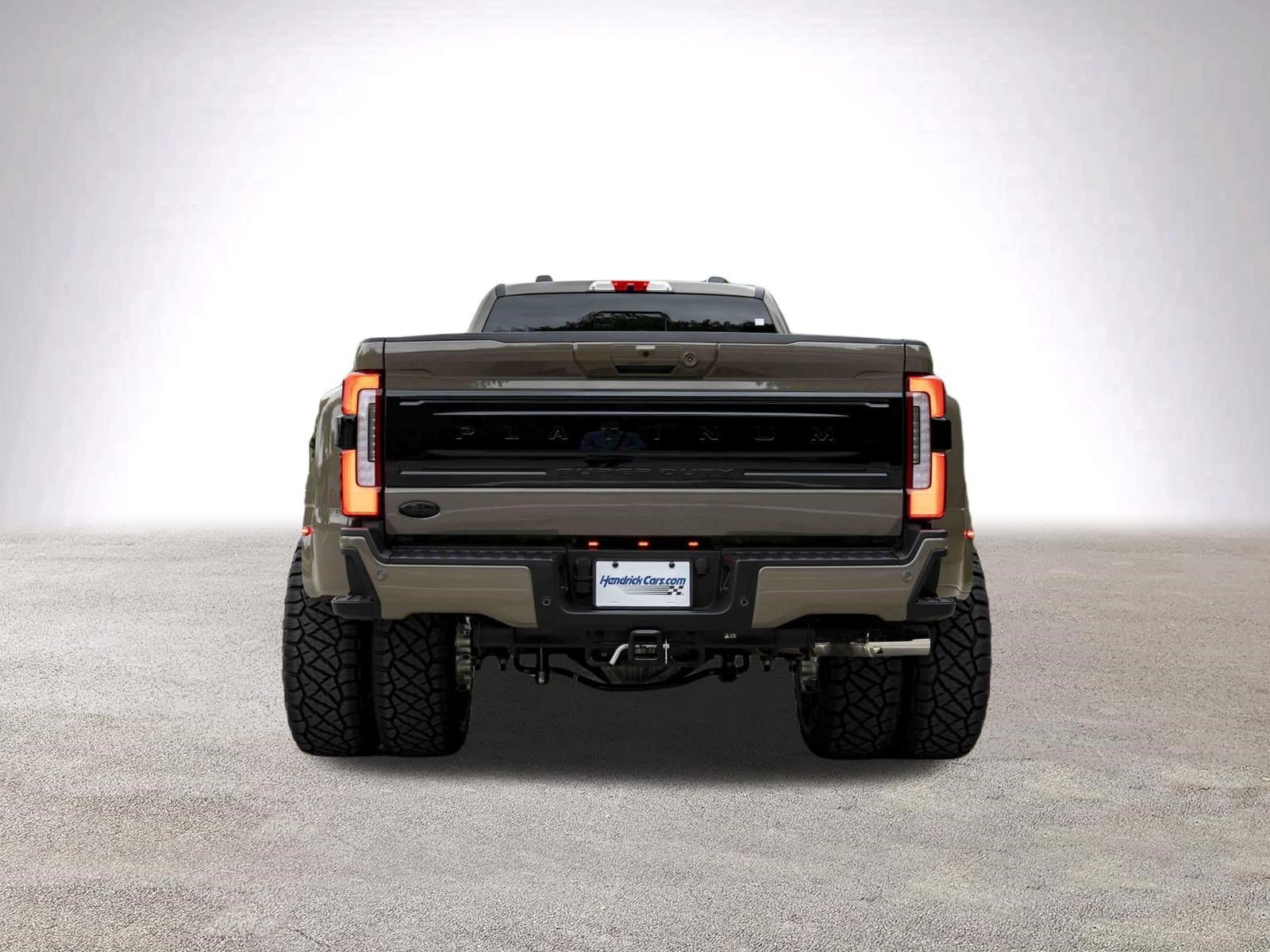 2026 Ford Super Duty F-450 DRW Platinum photo 6