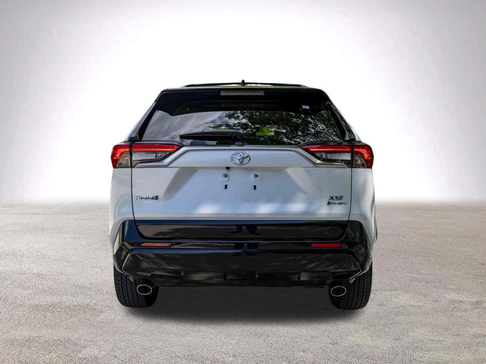 2025 Toyota RAV4 Plug-In Hybrid XSE photo 6