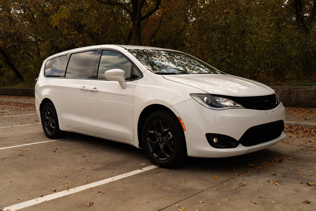 Used 2019 Chrysler Pacifica Touring Plus Minivan