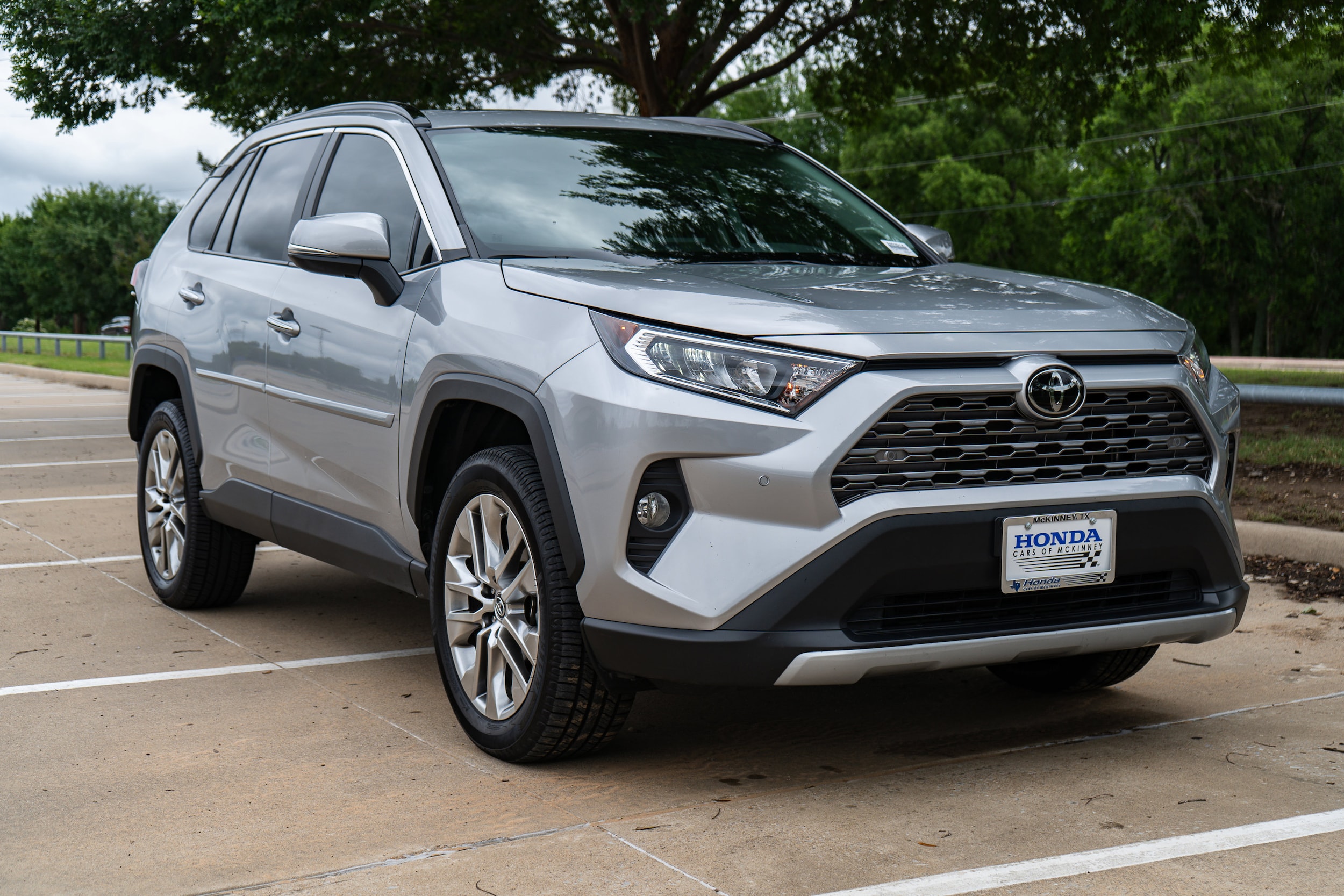 Used 2019 Toyota RAV4 Limited with VIN 2T3Y1RFVXKC011014 for sale in Mckinney, TX