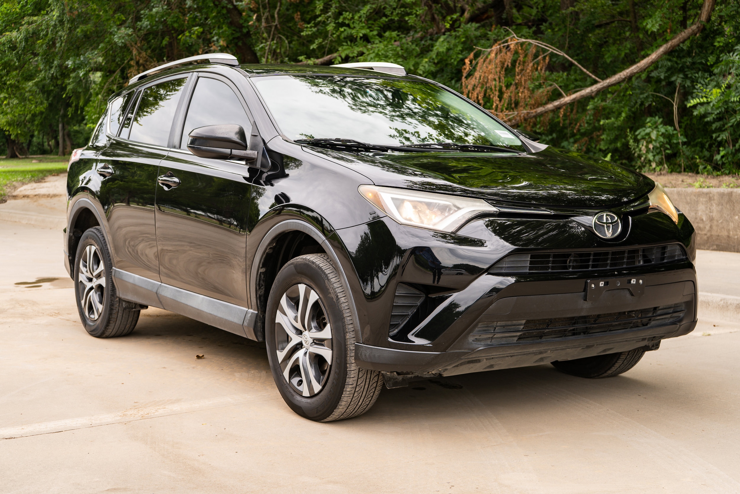 Used 2016 Toyota RAV4 LE with VIN 2T3ZFREV3GW273423 for sale in Mckinney, TX