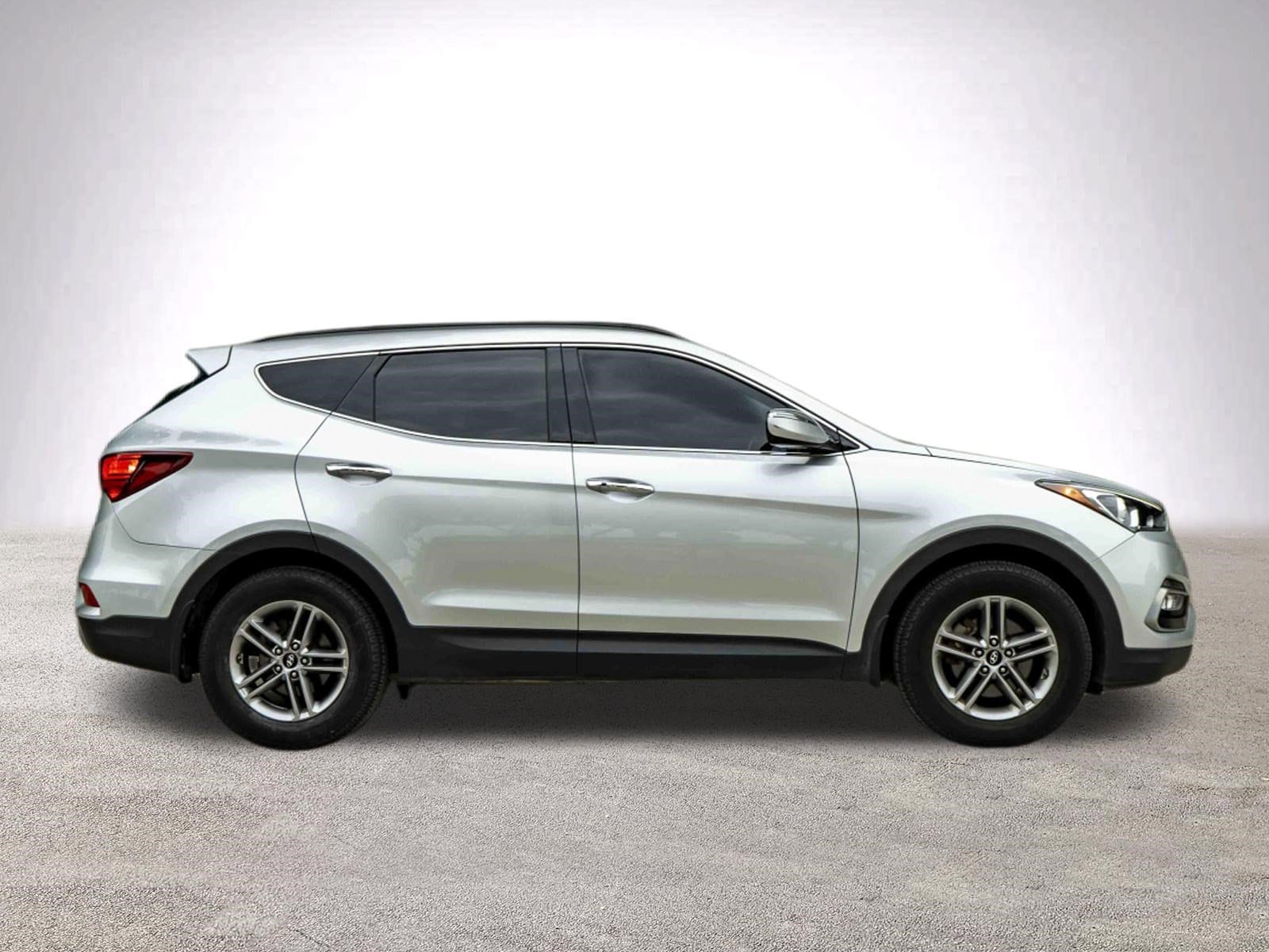 2017 Hyundai Santa Fe Sport 2.4L photo 3