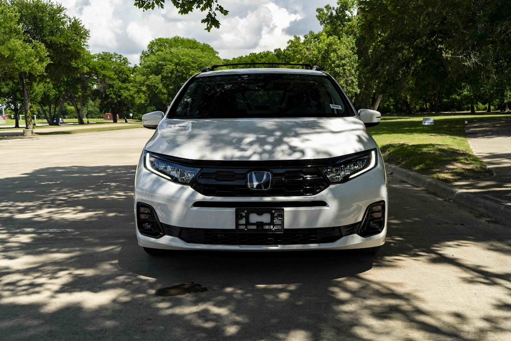 Certified 2025 Honda Odyssey Elite Minivan