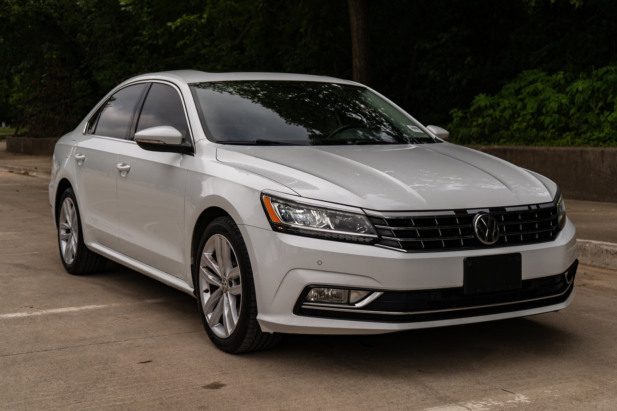 Used 2018 Volkswagen Passat SE with VIN 1VWBA7A33JC015015 for sale in Mckinney, TX