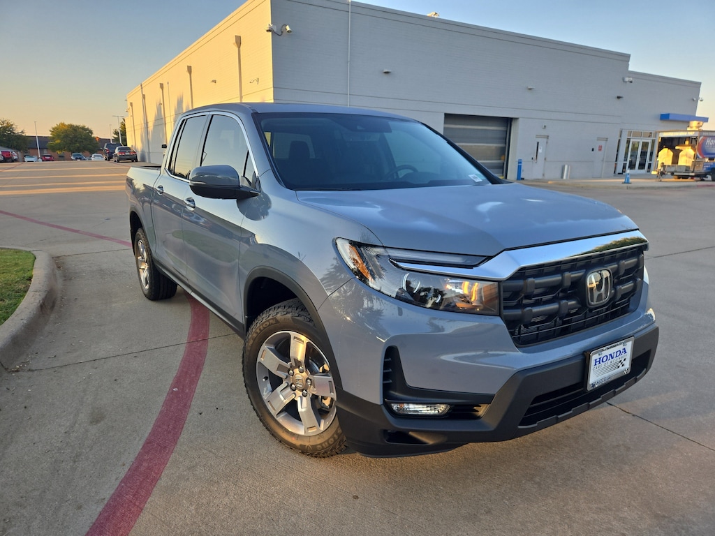 New 2025 Honda Ridgeline RTL Pickup