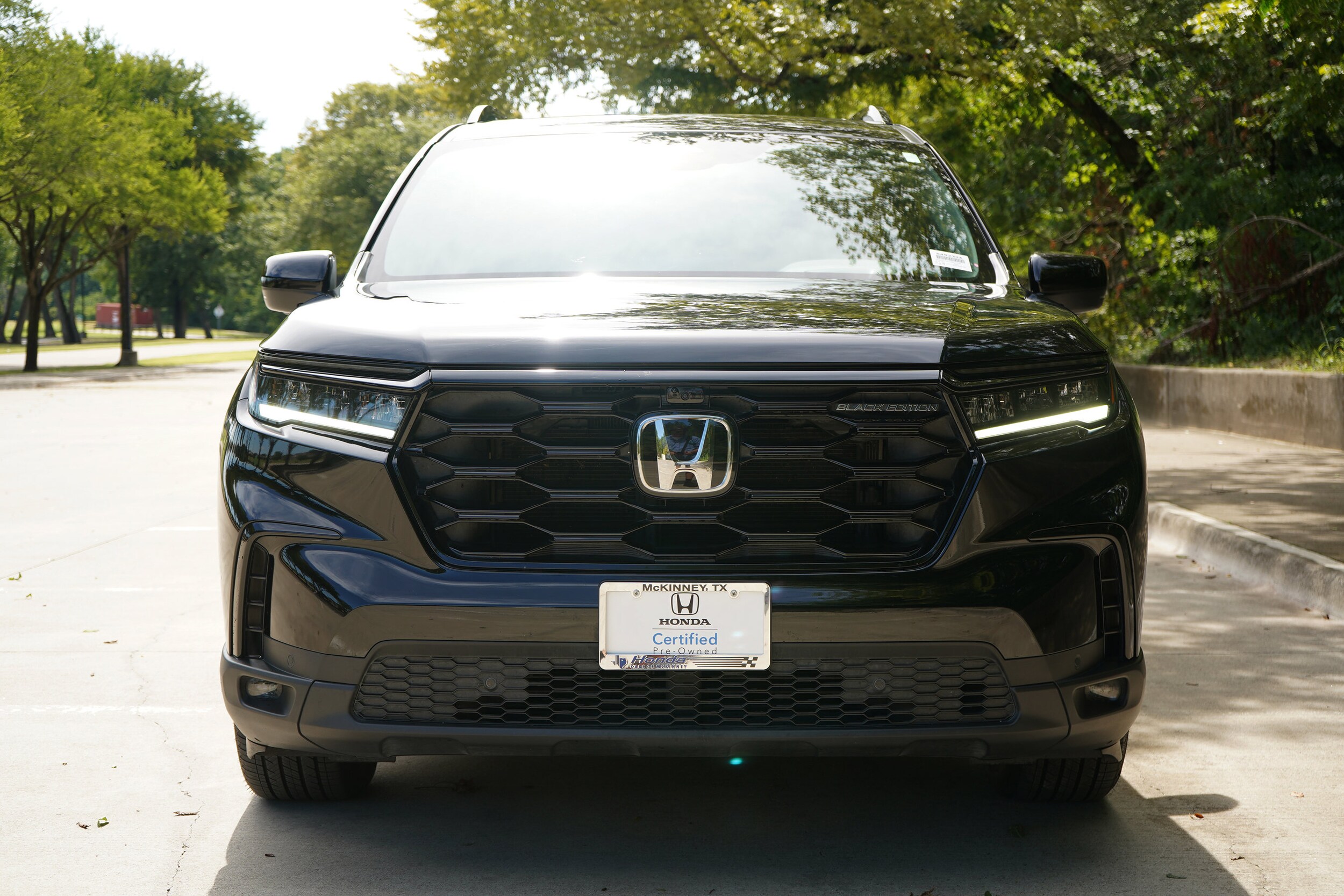 2025 Honda Pilot Black Edition photo 2