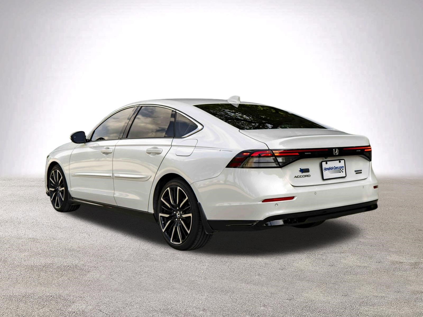 2023 Honda Accord Hybrid Touring photo 5