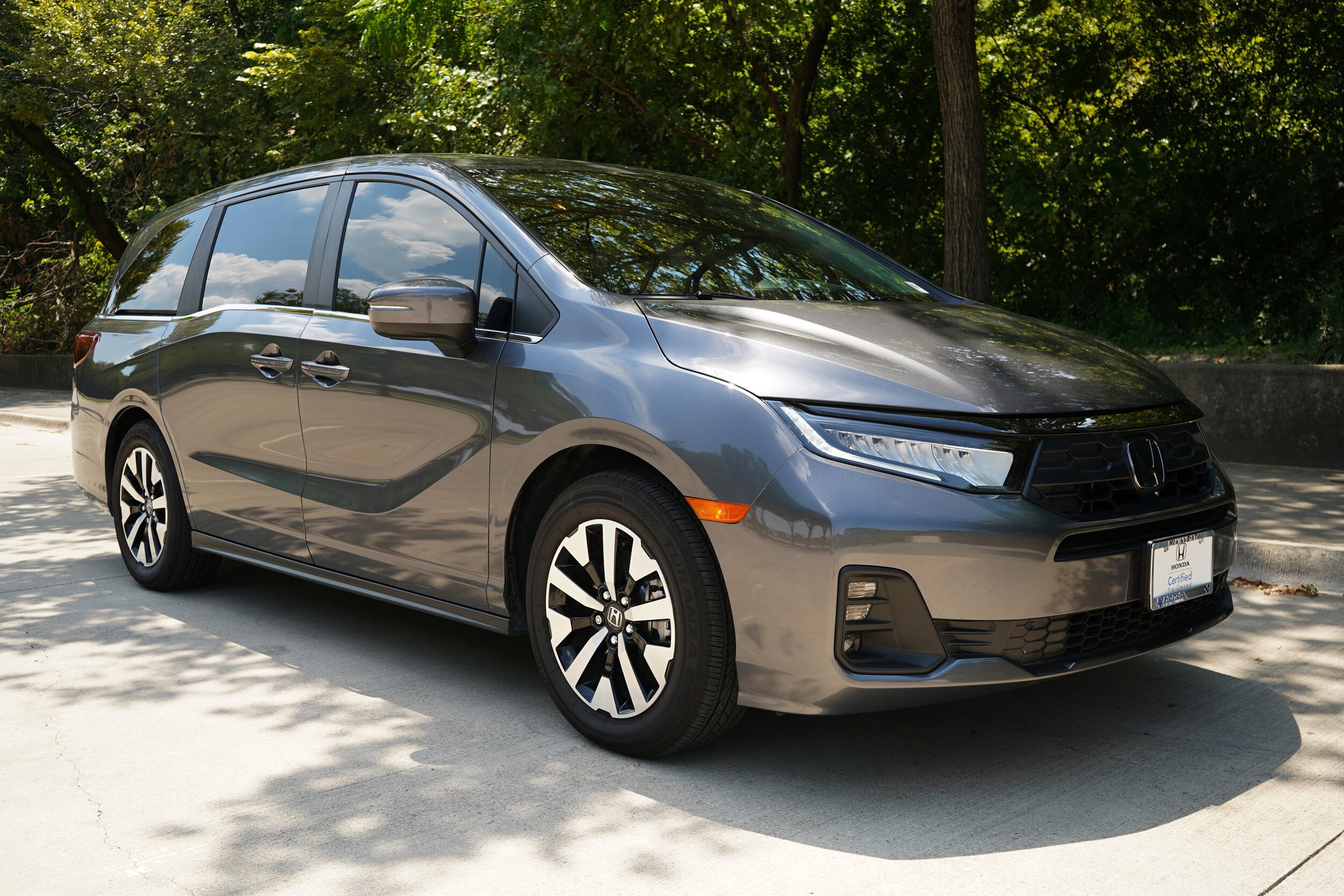 2025 Honda Odyssey EX-L photo 2