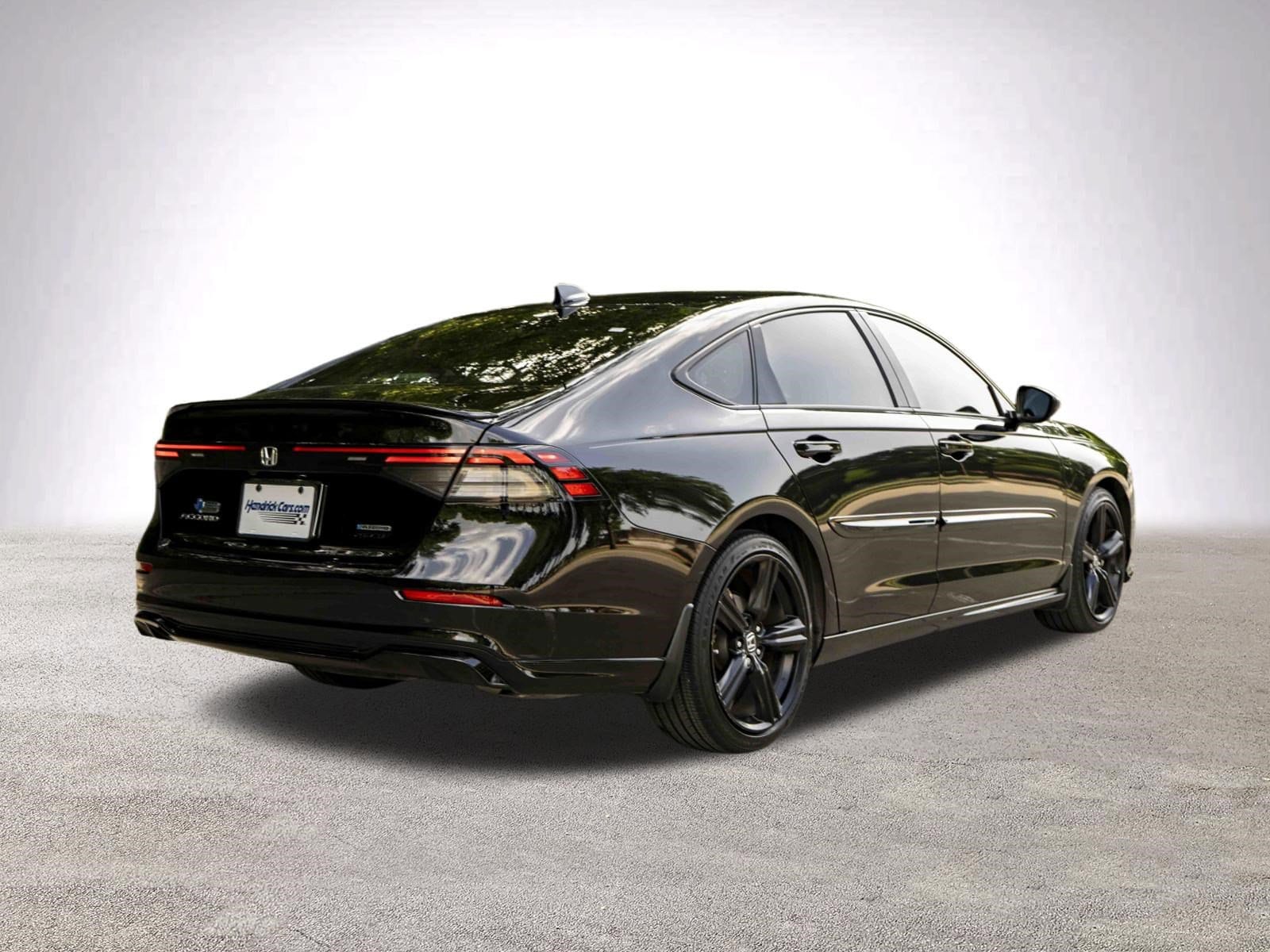 2023 Honda Accord Hybrid Sport-L photo 3