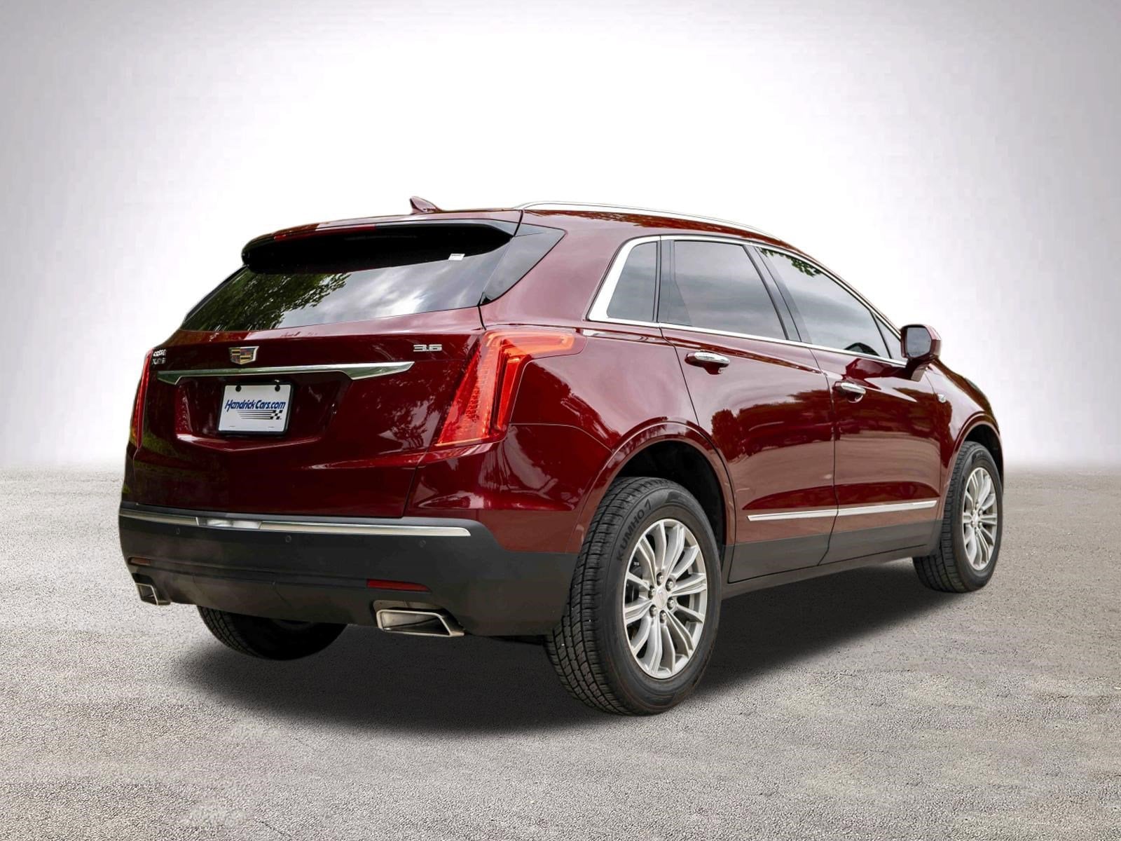 2017 CADILLAC XT5 Luxury FWD photo 3