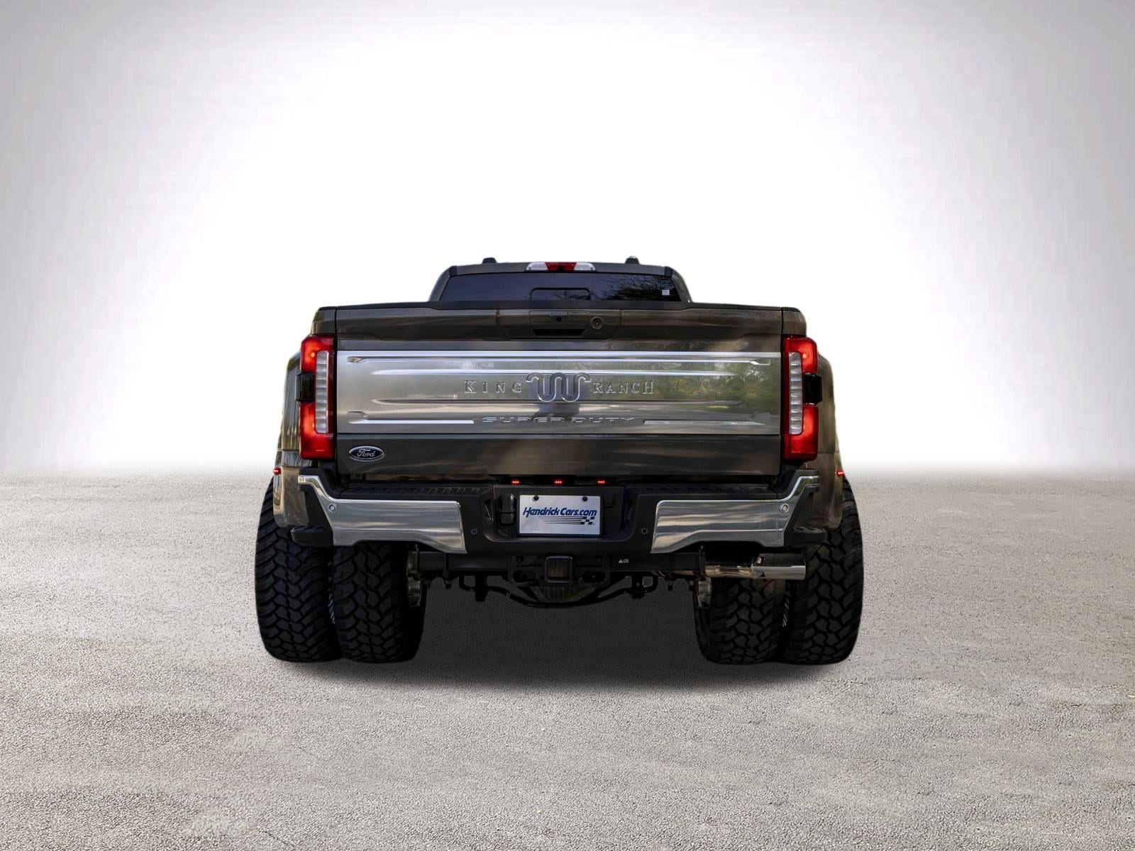 2026 Ford Super Duty F-450 DRW King Ranch photo 6