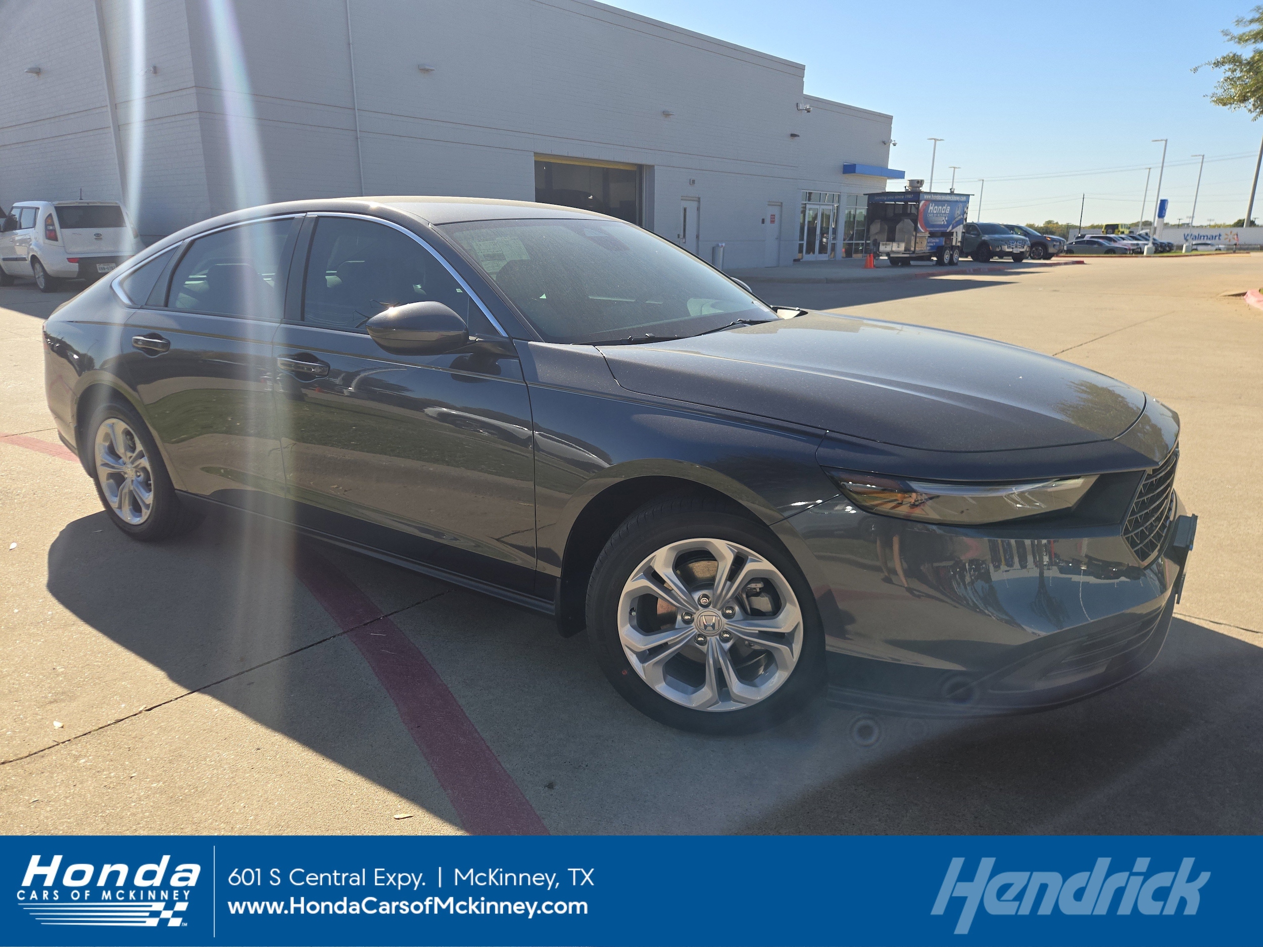 2025 Honda Accord LX's photo