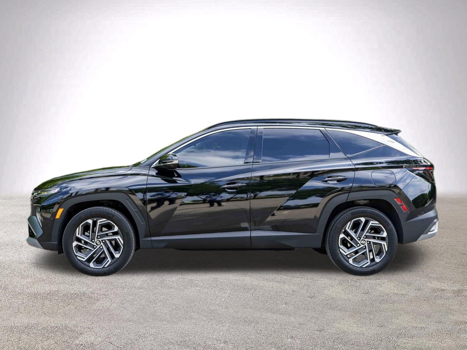 2025 Hyundai Tucson Hybrid Limited photo 4