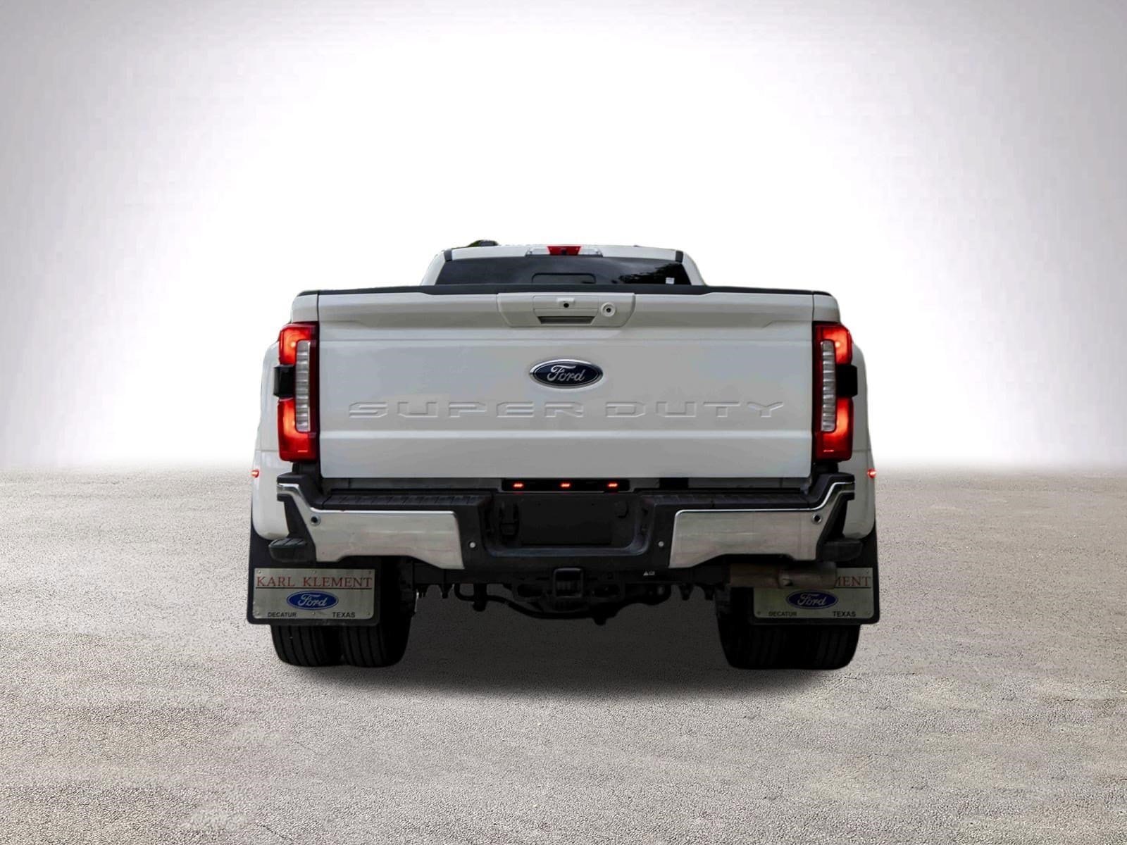 2025 Ford Super Duty F-450 DRW LARIAT photo 6