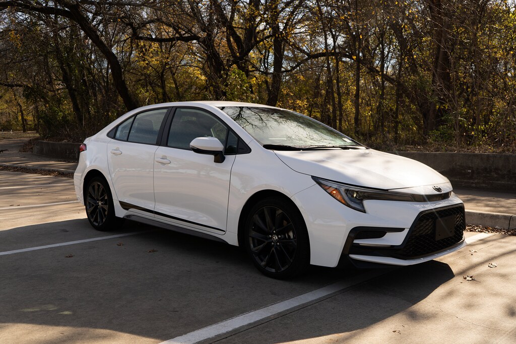 Used 2024 Toyota Corolla SE Sedan