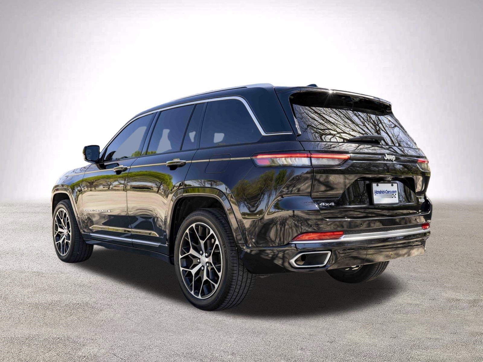 2023 Jeep Grand Cherokee Summit Reserve photo 5