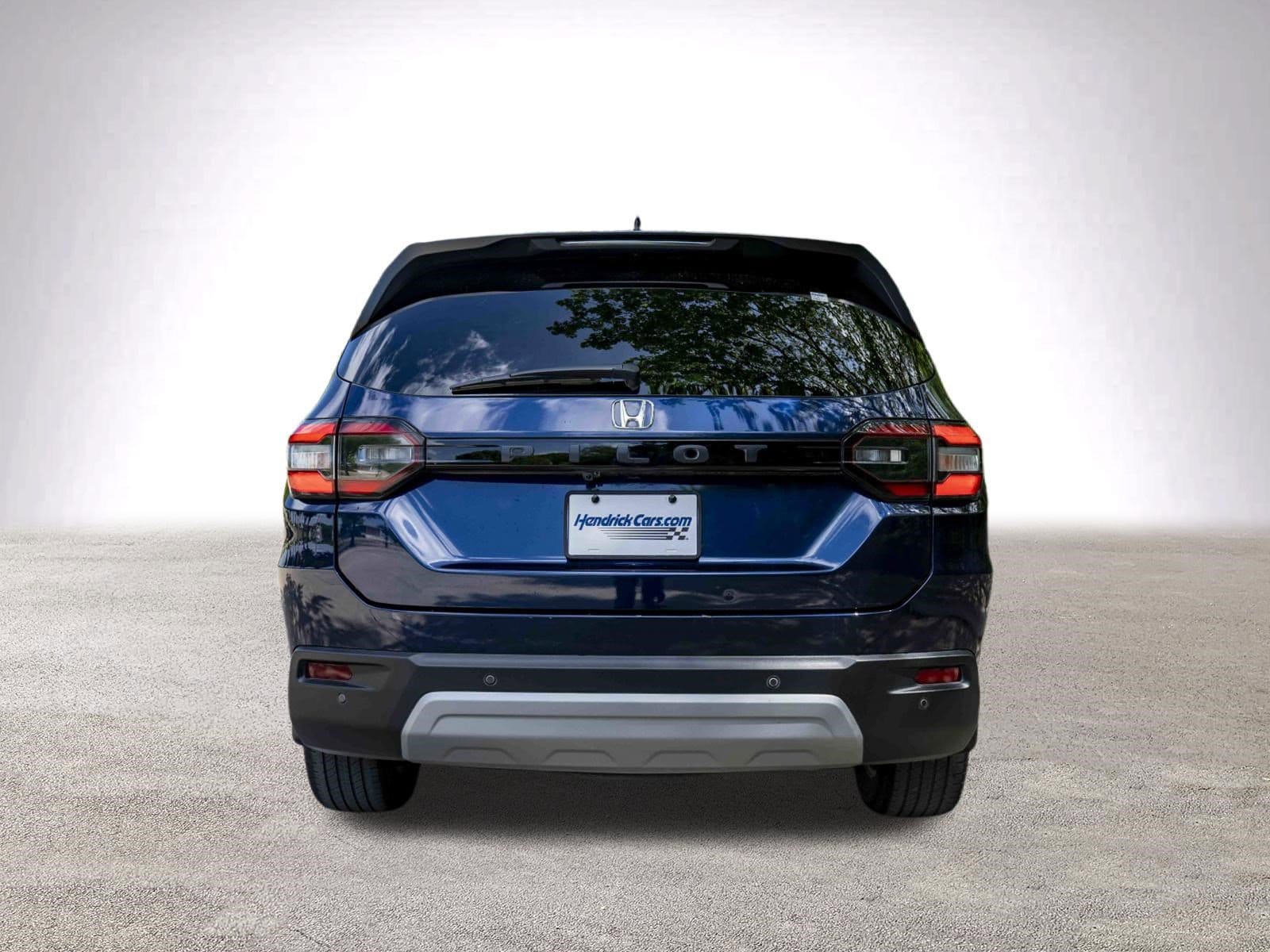 2024 Honda Pilot EX-L 8 Passenger photo 6